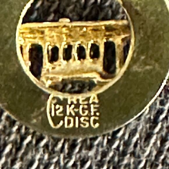 Vintage San Francisco Trolley 12 karat gold filled disc pendant or charm - Picture 4 of 4